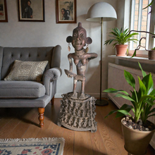 Load image into Gallery viewer, Bamoun Ritual Bronze Figure with Offering Bowl ( MEKANBA)
