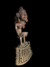 Load image into Gallery viewer, Bamoun Ritual Bronze Figure with Offering Bowl ( MEKANBA)