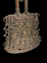 Load image into Gallery viewer, Bamoun Ritual Bronze Figure with Offering Bowl ( MEKANBA)