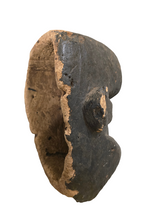 Load image into Gallery viewer, Antique Bamileke Mask (Bangwa) – Western Grassfields, Cameroon
