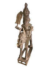 Charger l'image dans la galerie, Medium Royal Warrior of the Benin Kingdom – Ceremonial Lost-Wax Bronze Sculpture
