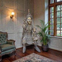 Load image into Gallery viewer, Royal Female Figure in Bronze – Benin City (Nigeria)
