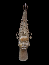 Загрузить изображение в средство просмотра галереи, Benin Royal Bronze Head with Monumental Ceremonial Headdress
