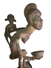 Load image into Gallery viewer, Bamoun Ritual Bronze Figure with Offering Bowl ( MEKANBA)
