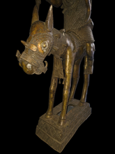Загрузить изображение в средство просмотра галереи, Big Royal Horseman of the Benin Kingdom – Ceremonial Bronze Sculpture

