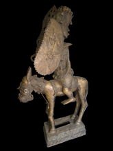 Load image into Gallery viewer, Big Royal Horseman in Bronze – Benin City Art
