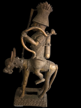 Загрузить изображение в средство просмотра галереи, Big Royal Horseman of the Benin Kingdom – Ceremonial Bronze Sculpture
